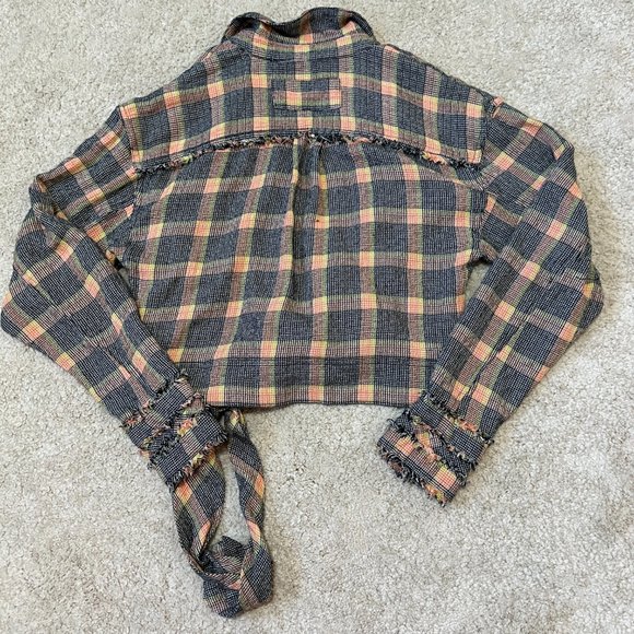 Free People We the Free Running Wild Plaid Wrap Top Size XS Frayed Collared - Picture 2 of 10